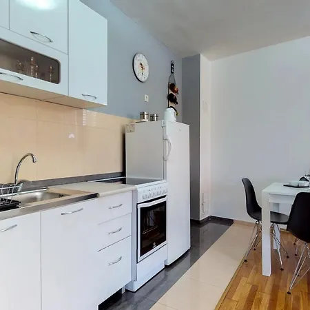 Spacious Duplex In Old Town *